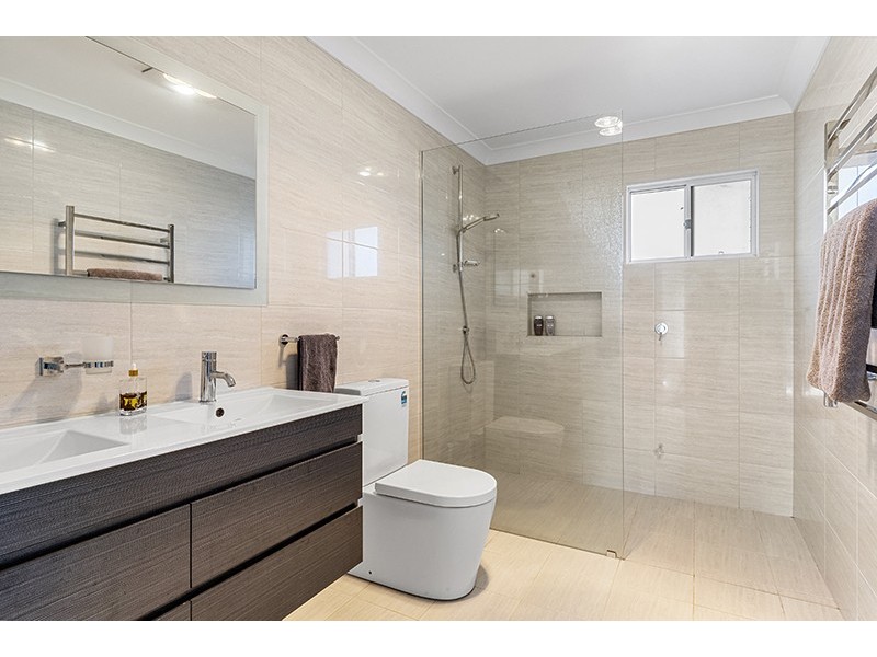 19 Cumberland Avenue, Collaroy NSW 2097