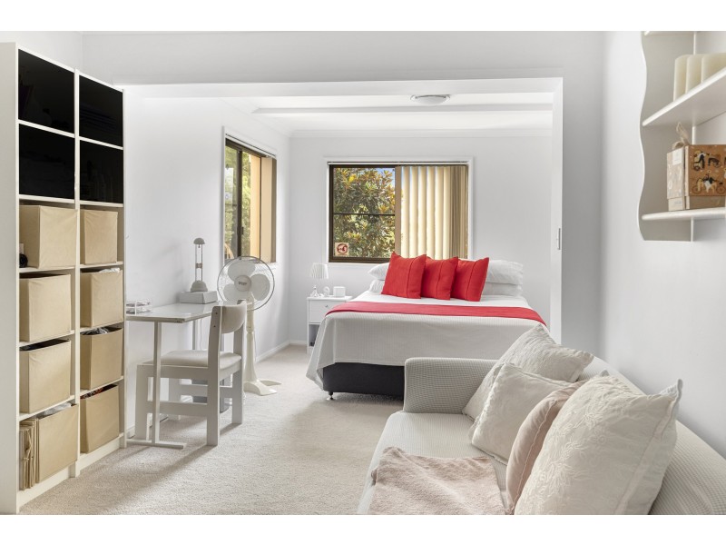 92 Rose Avenue, Wheeler Heights NSW 2097