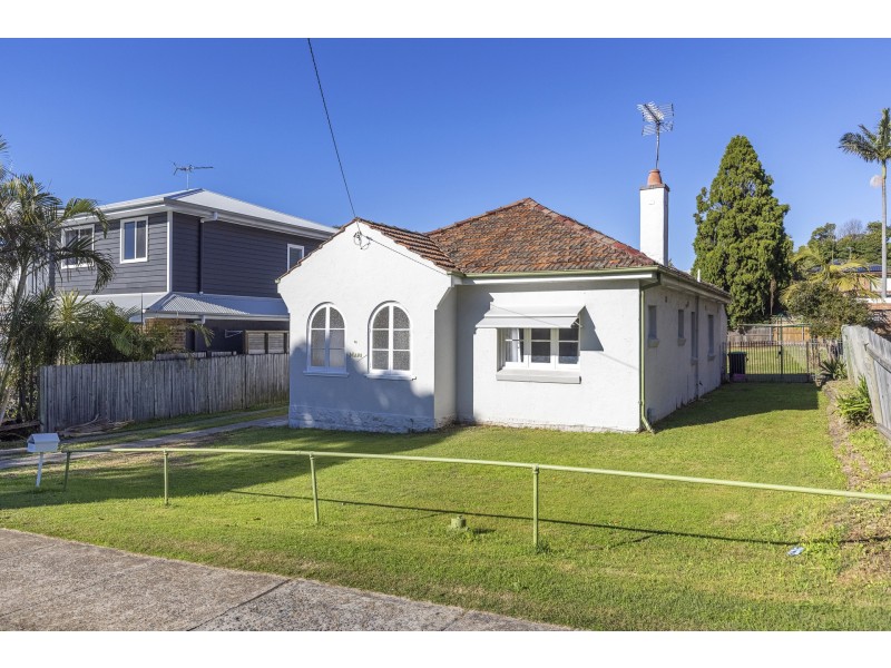 98 Wyadra Avenue, Freshwater NSW 2096