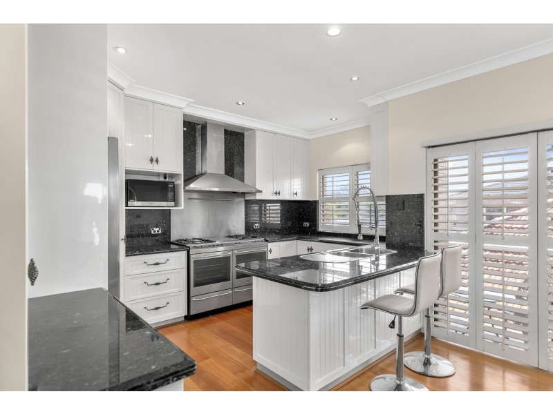 12 De Chair Road, Narraweena NSW 2099