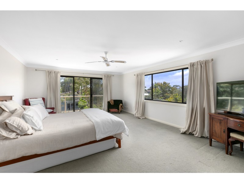 12 De Chair Road, Narraweena NSW 2099