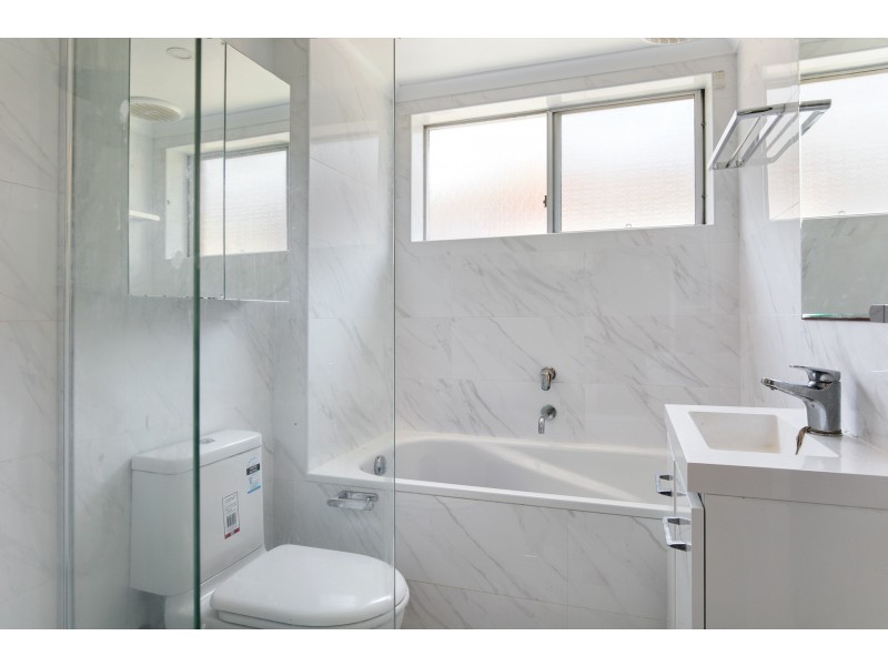 2/25 Lismore Avenue, Dee Why NSW 2099
