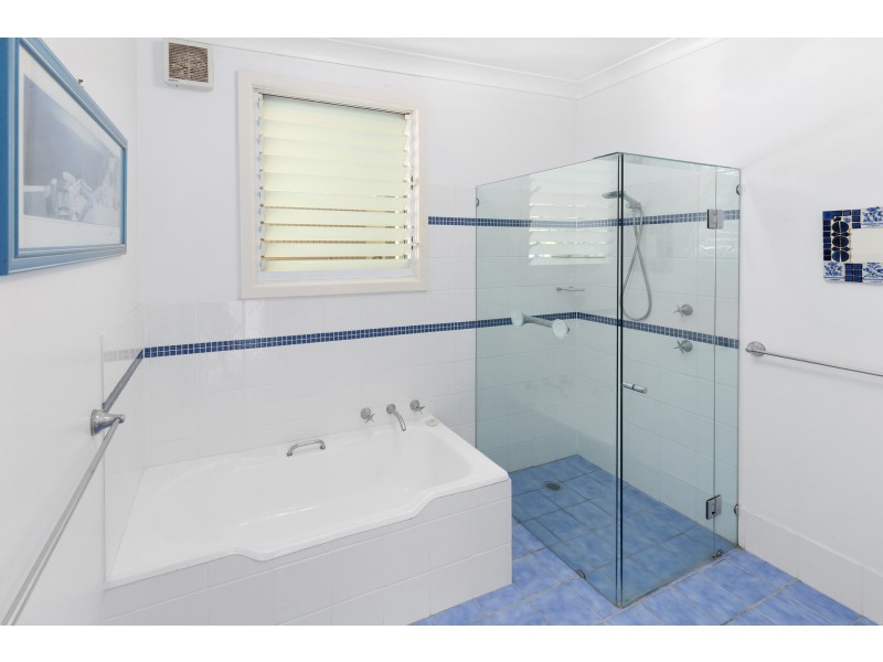 6 Carlisle Street, Wheeler Heights NSW 2097