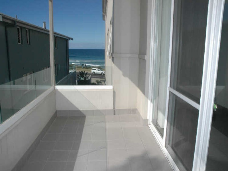 7/64 Carrington Parade, Curl Curl NSW 2096