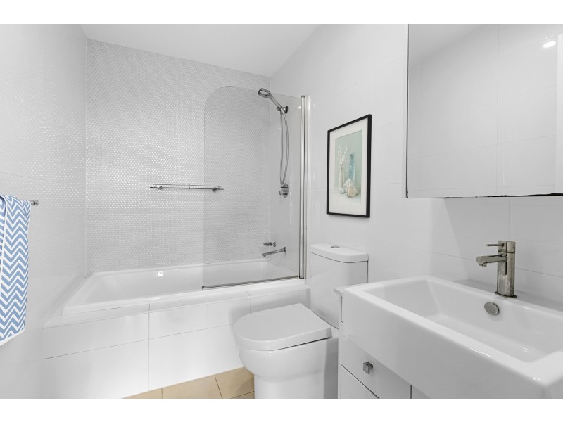 19/72-74 Pacific Parade, Dee Why NSW 2099