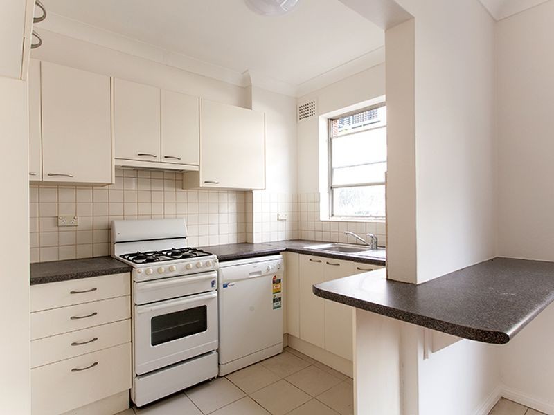 2/24 Pacific Parade, Dee Why NSW 2099