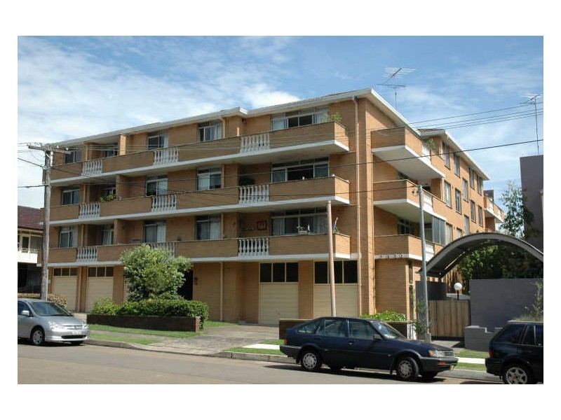 9/32 Clarence Avenue, Dee Why NSW 2099