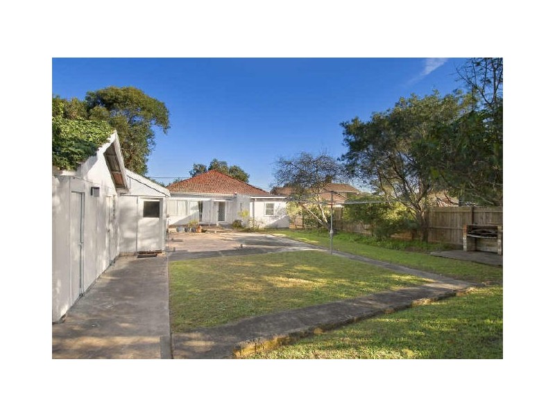 16 Abbott Road, North Curl Curl NSW 2099