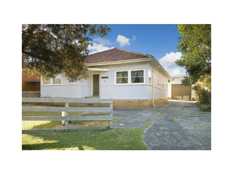 16 Abbott Road, North Curl Curl NSW 2099
