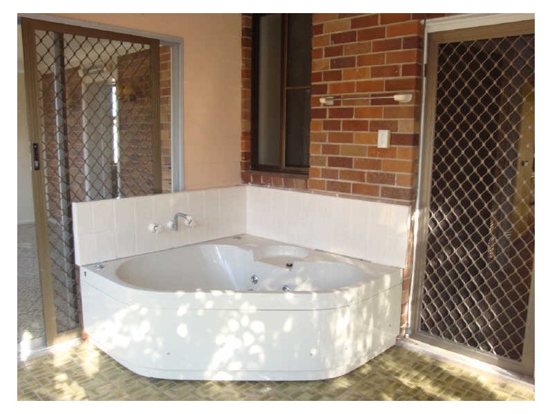 4 Crete Street, Narraweena NSW 2099