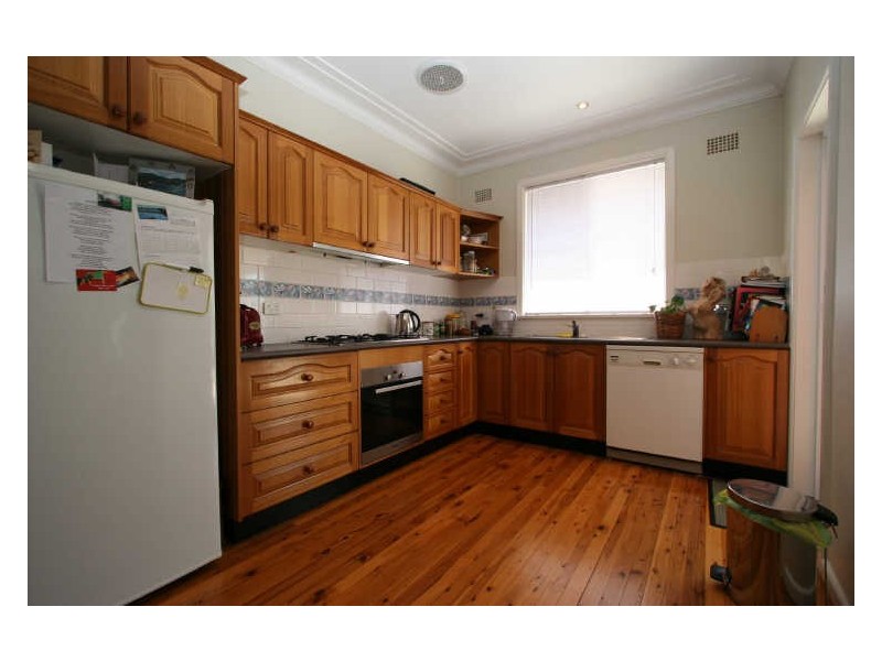 18 Dundilla Road, Frenchs Forest NSW 2086