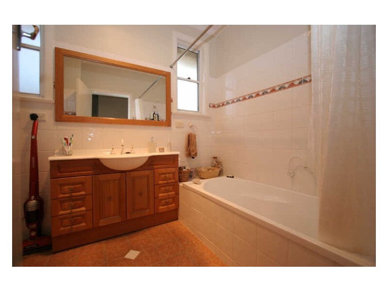 18 Dundilla Road, Frenchs Forest NSW 2086