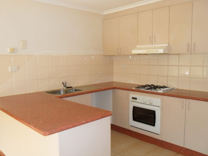 2/25 Huntsman Drive, Noble Park VIC 3174