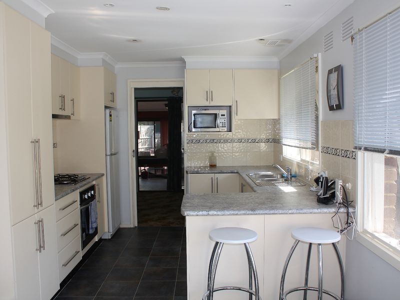 19 Woodstock Place, Springvale South VIC 3172