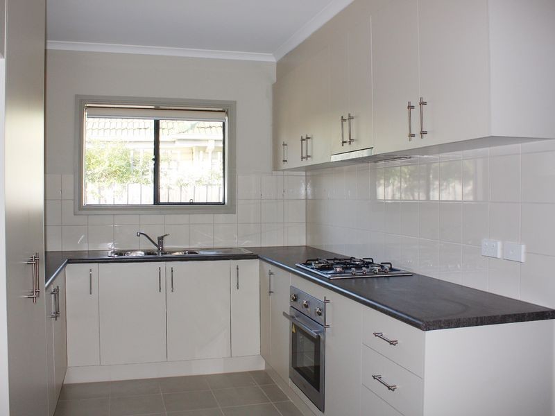 1/4 Seventh Avenue, Dandenong VIC 3175