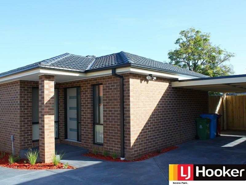 2/4 Seventh Avenue, Dandenong VIC 3175