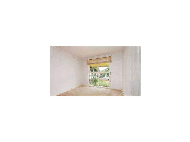 9 Regency Street, Dandenong VIC 3175