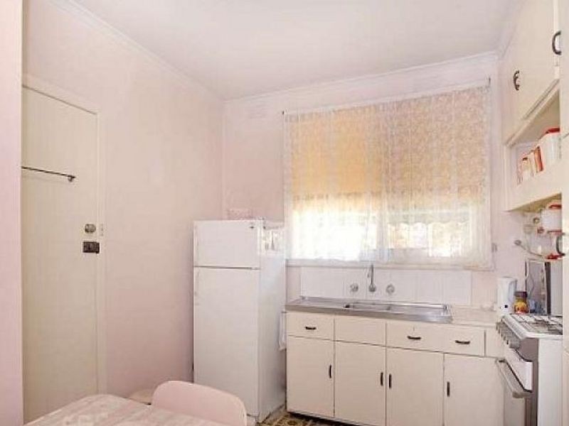 28 Woodward Street, Springvale VIC 3171