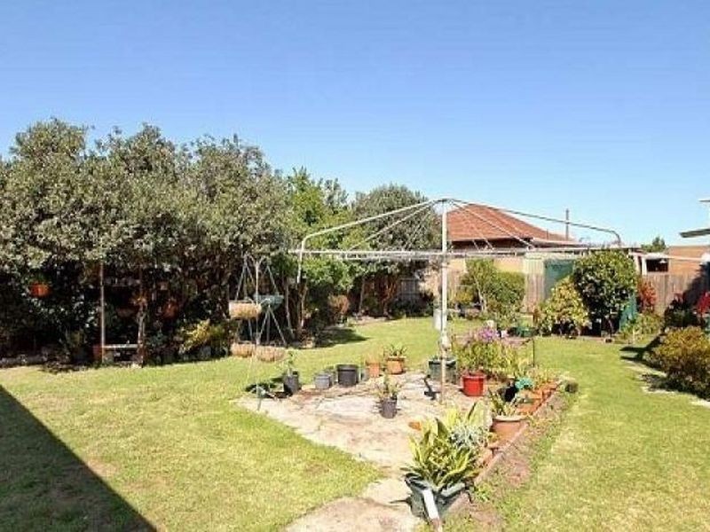 28 Woodward Street, Springvale VIC 3171