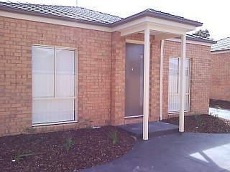 2/4 Nithsdale Road, Noble Park VIC 3174