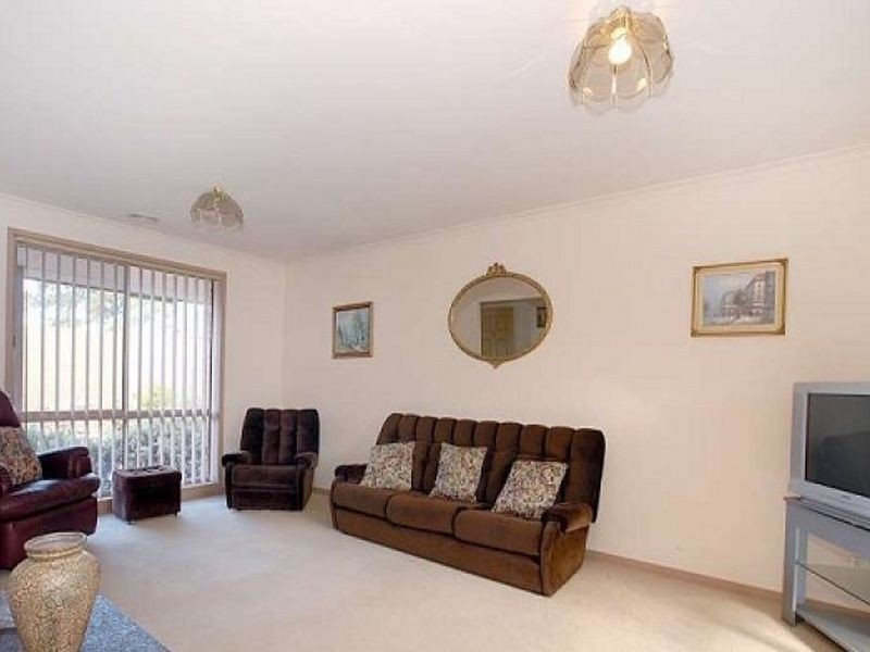 2/11 Flinders Street, Noble Park VIC 3174