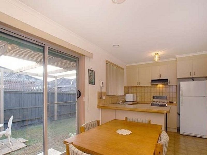 2/11 Flinders Street, Noble Park VIC 3174