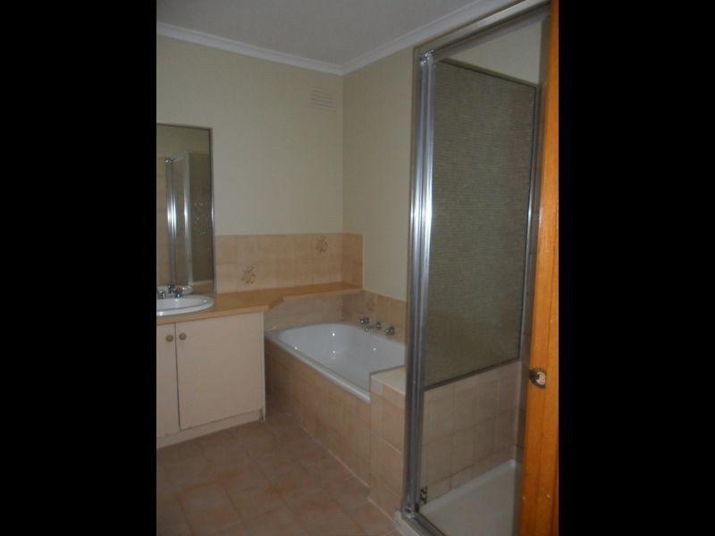 1/20 Kelvinside Road, Noble Park VIC 3174