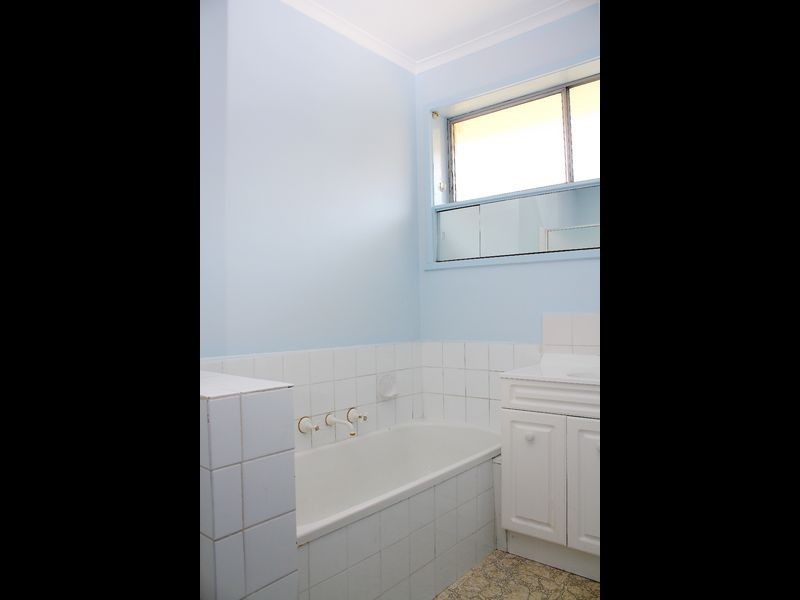 2/19 First Ave, Dandenong VIC 3175