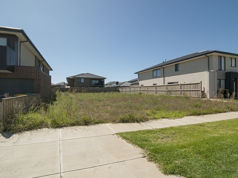 10 Fernleaf Avenue, Keysborough VIC 3173