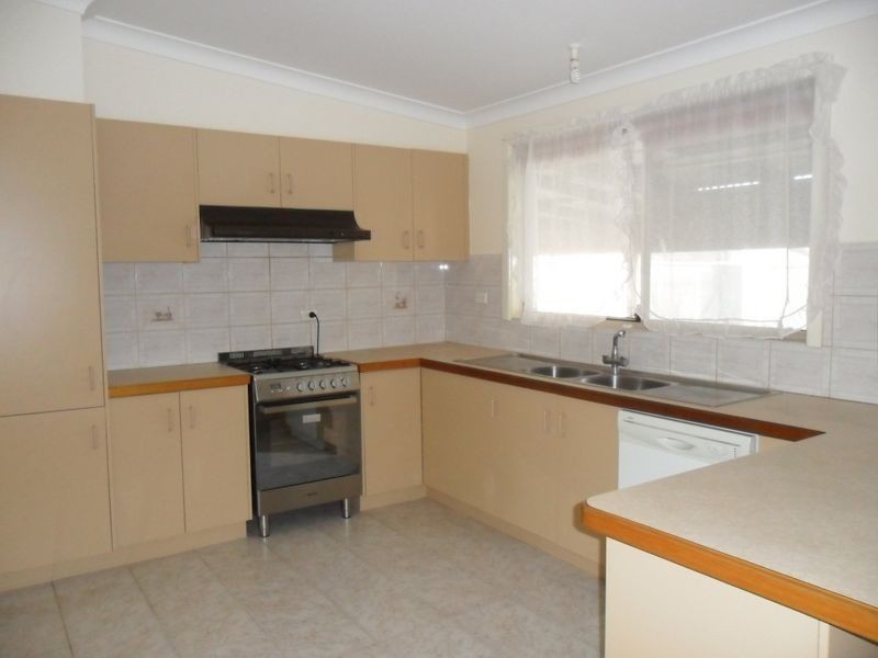 42 Royal Avenue, Springvale VIC 3171