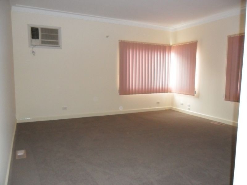 42 Royal Avenue, Springvale VIC 3171