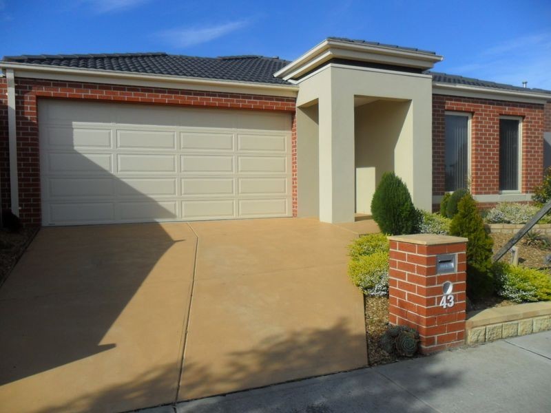 43 Cafardi Boulevard, Keysborough VIC 3173