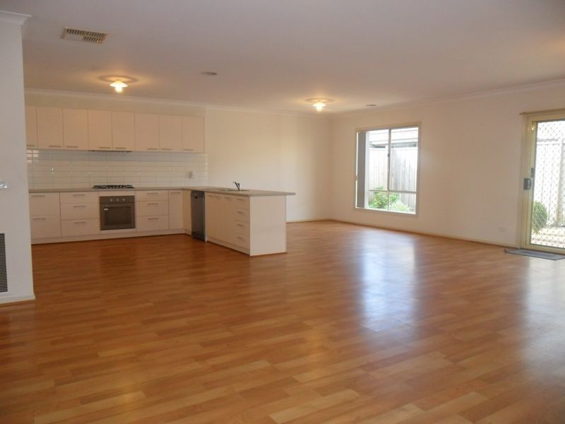 43 Cafardi Boulevard, Keysborough VIC 3173