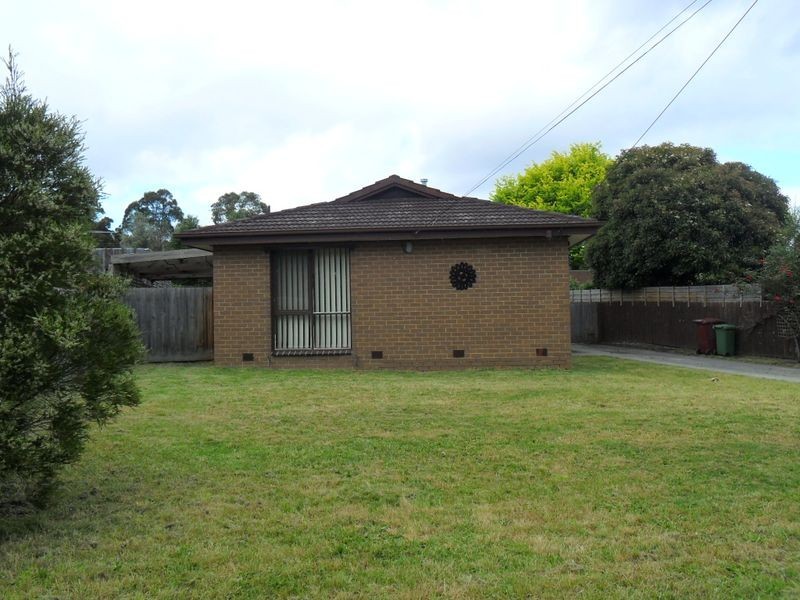 16 Lancaster Avenue, Narre Warren VIC 3805