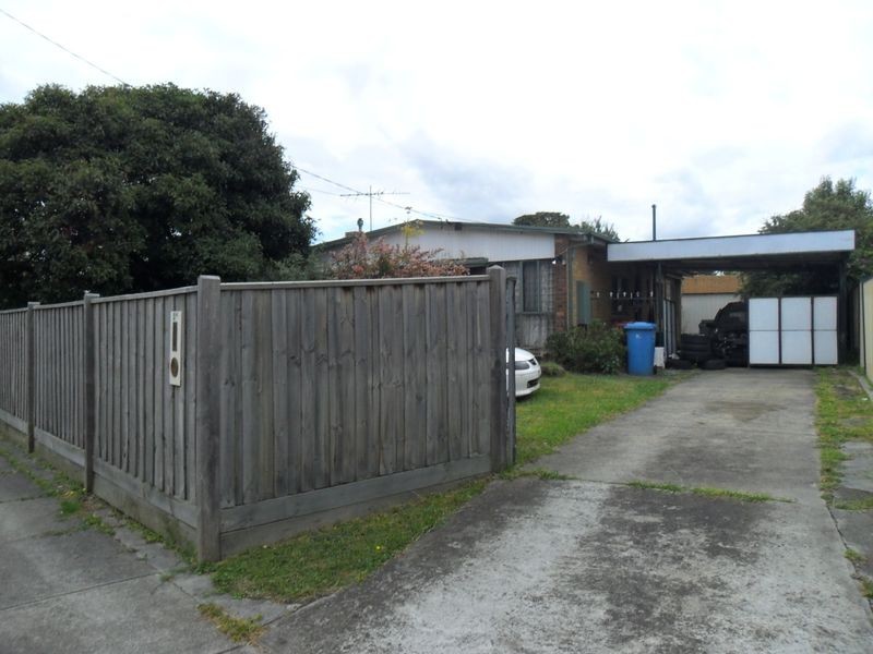 21 Pinewood Avenue, Dandenong North VIC 3175