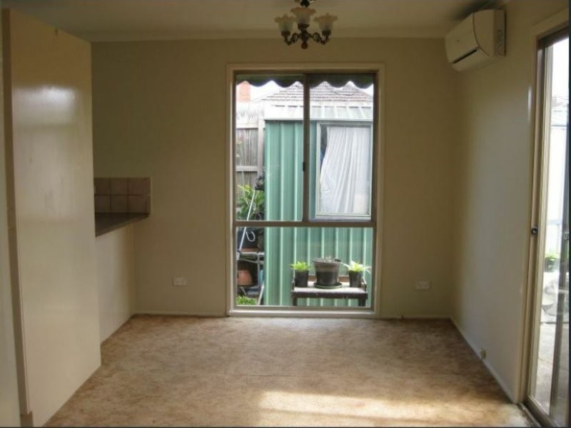 2/2 Ford Avenue, Oakleigh VIC 3166