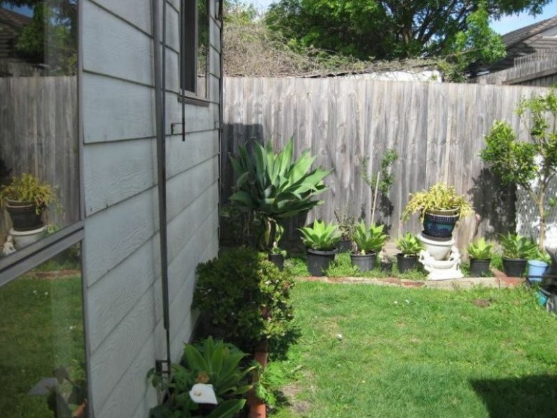 2/2 Ford Avenue, Oakleigh VIC 3166