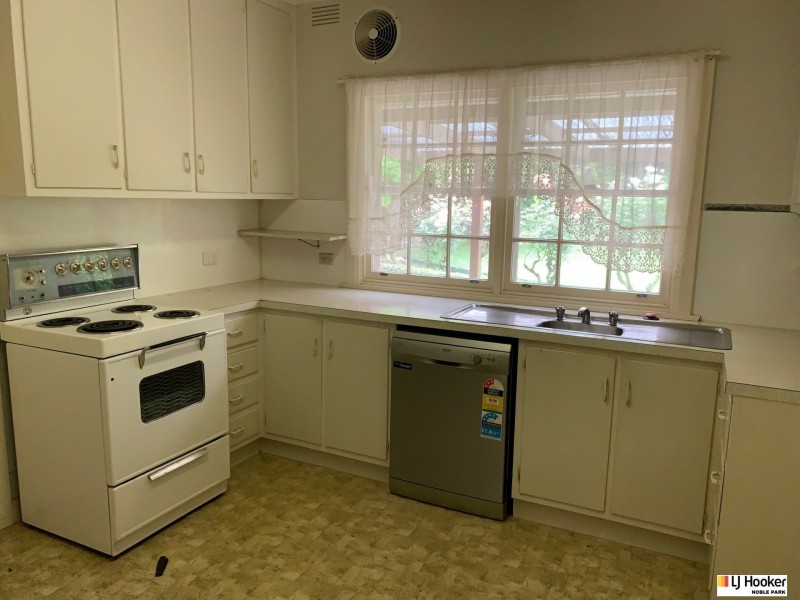 1 Mackintosh Road, Wheelers Hill VIC 3150