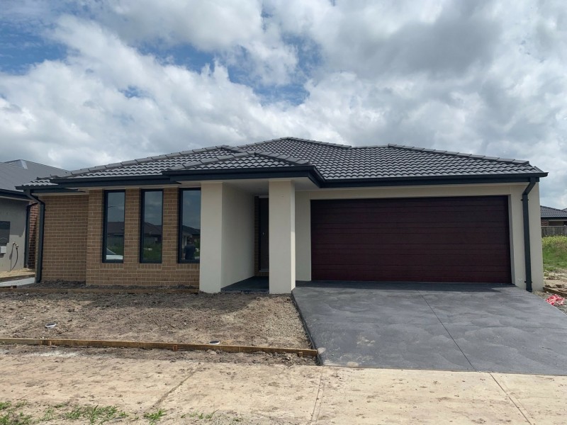8 Stanley Drive, Officer VIC 3809