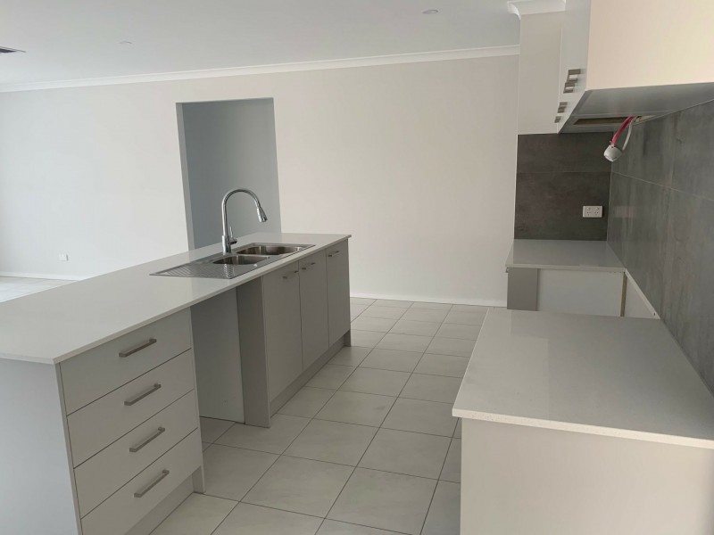 8 Stanley Drive, Officer VIC 3809