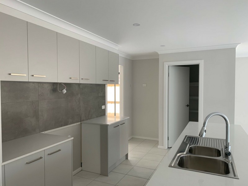 8 Stanley Drive, Officer VIC 3809