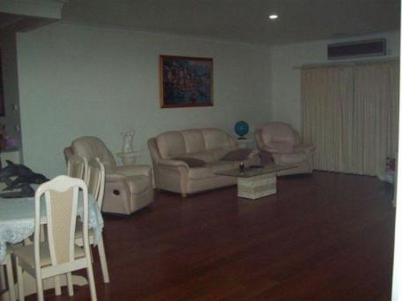 2/4 Fox Street, Dandenong VIC 3175