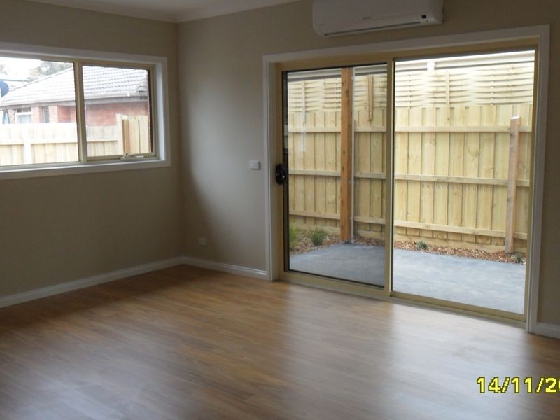 2/6 Culliver Avenue, Eumemmerring VIC 3177