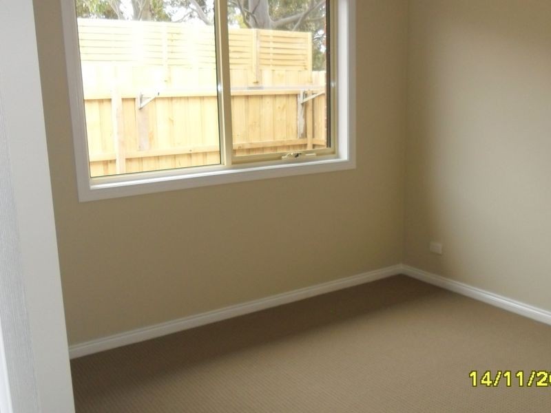 2/6 Culliver Avenue, Eumemmerring VIC 3177