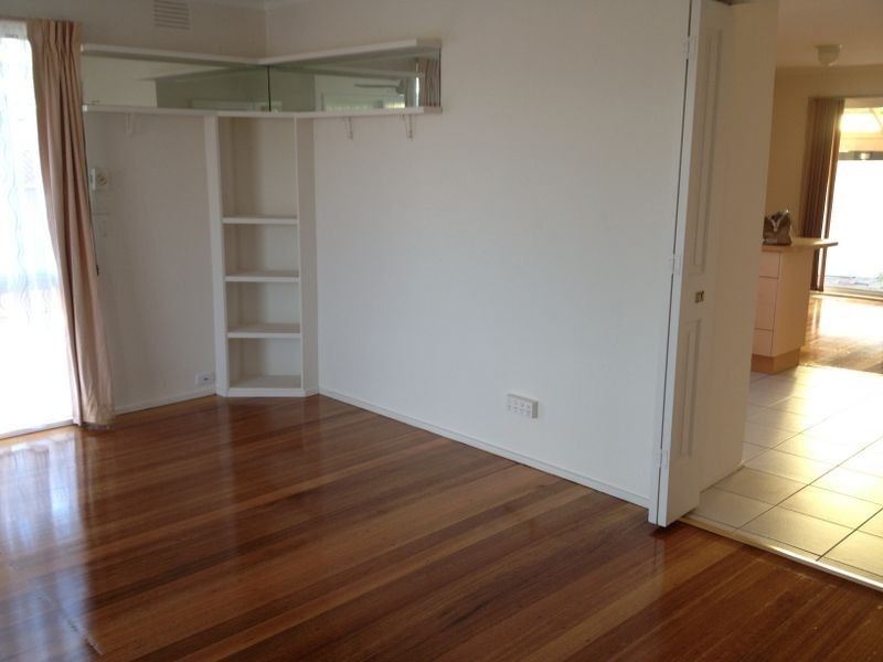 20 Liverpool Drive, Keysborough VIC 3173