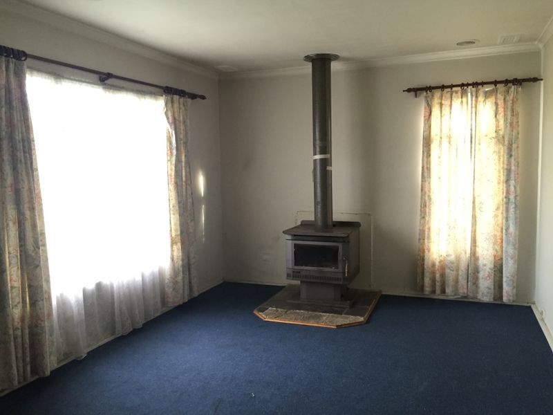 33 Hughes Crescent, Dandenong North VIC 3175