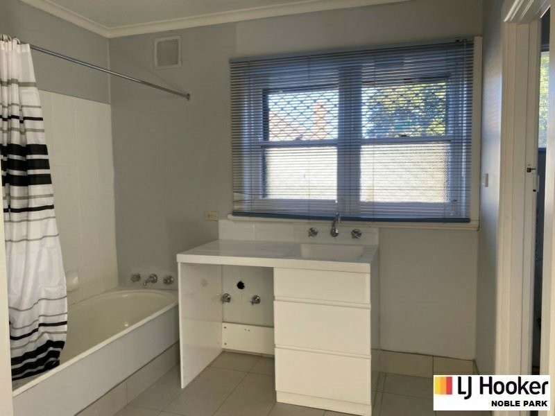 Rear 106a Herbert St, Dandenong VIC 3175