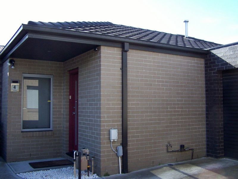 4/10 Bloomfield Road, Noble Park VIC 3174