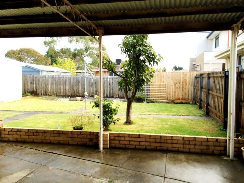 16 Finchaven Avenue, Keysborough VIC 3173