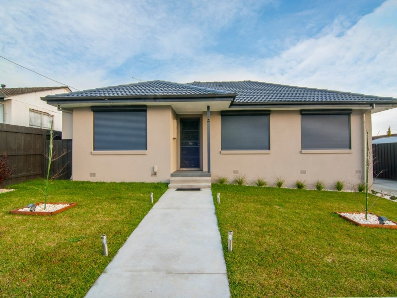 1/4 Plum Street, Doveton VIC 3177